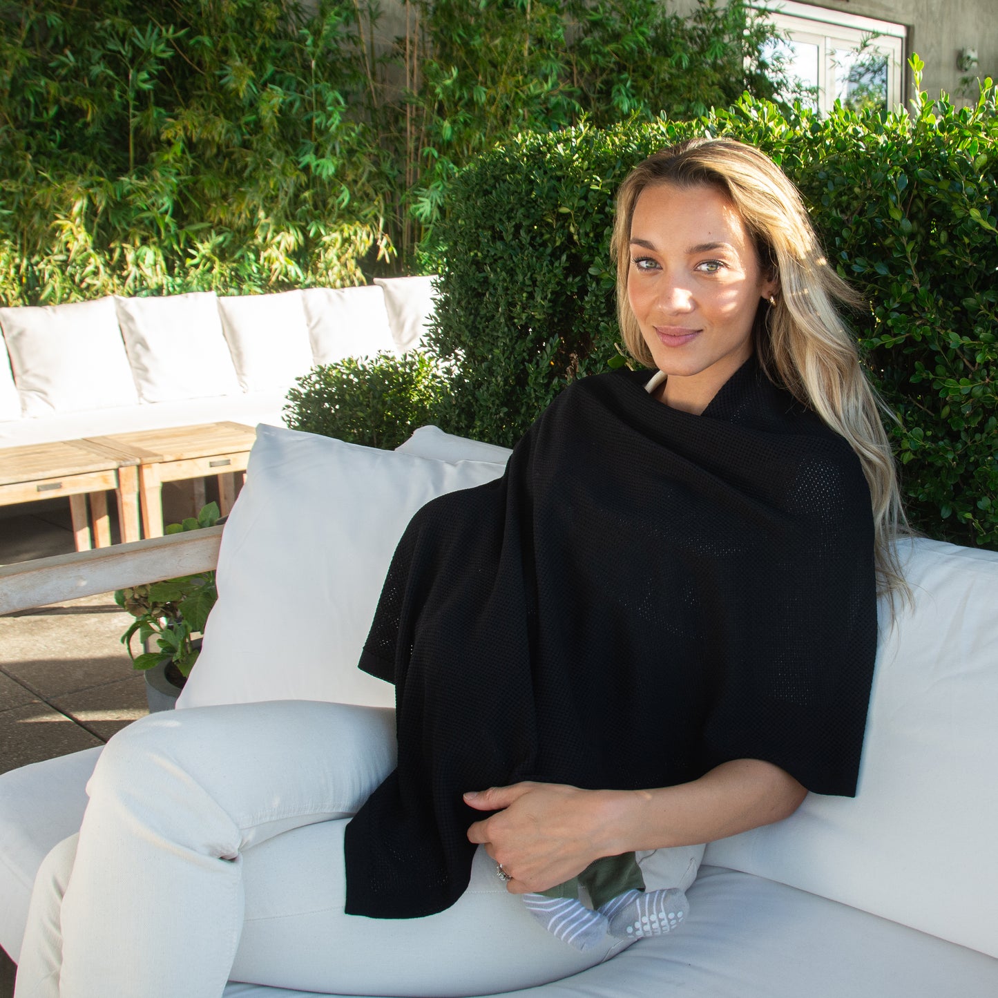 City Mama Ponchy | Ebony/Black